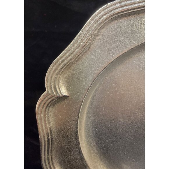 Vintage Mid-1900s InnKare Holiday Inn Metal Plate - Picture 11 of 13